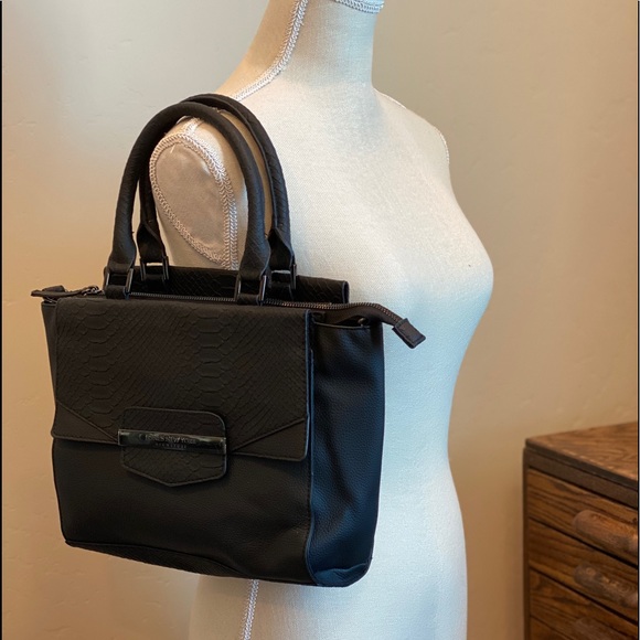 Cute Jet Black Jones New York Handbag - Picture 5 of 8